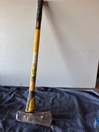 Axe 8lb Fiberglass Handle