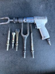 Snap-on Air Hammer With A Set Of Various Chisels And Fork