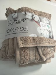 Purely Indulgent 4-Pieces, 100% Cotton, Soft, Absorbent, Like New Condition, Clean