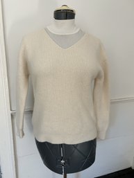 ITALIC Cashmere Off-White Size M Size Italian 100% Cashmere V-Neck Sweater (DRY-CLEANED)