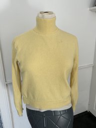 Soft Yellow And Off-White Turtle-Neck 100% Wool Size Medium Sweater (Dry -cleaned)