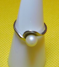 10 KT Pearl Ring 1.7 Grams