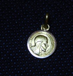 Religious Charm .750 (18KT) Gold 1.1 Grams