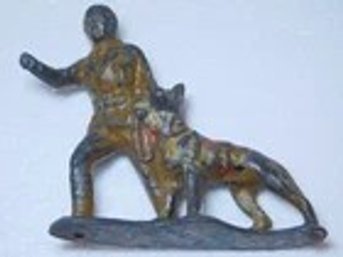 VINTAGE BARCLAY MANOIL SOLDIER DISPATCH WITH GERMAN SHEPHERD LEAD METAL FIGURE