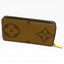 Louis Vuitton Giant Reverse Monogram Zippy Wallet