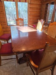 Broyhill Brasilia Collection Walnut And Burl Veneer Dining Table With Leaf And Six Chairs