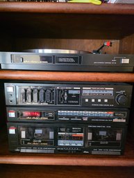 Vintage Fisher Stereo Receiver And Turntable