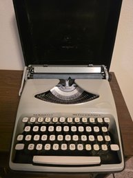 Remington Streamliner Typewriter