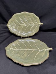 2 Green Ceramic Leaf Plates By Tabletops Lifestyles Tropical Leaves
