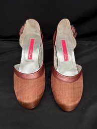 C Label Coral Pink Closed Toe 1 Heels Slip On With Ruffle Accent Womens Size 6
