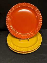 Set Of 4 TS & T Vistosa Round Dinner Plates 9.25 (2) Yellow (2) Orange Vintage