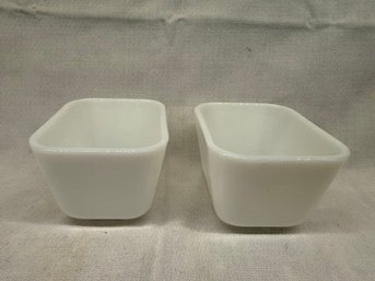 Pair Of White Vintage Pyrex Look Alike Milk Glass Refrigerator Dishes