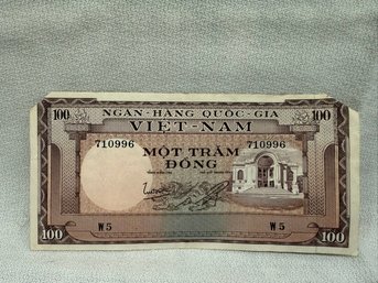 South Vietnam 100 Dong Foreign Currency (710996)