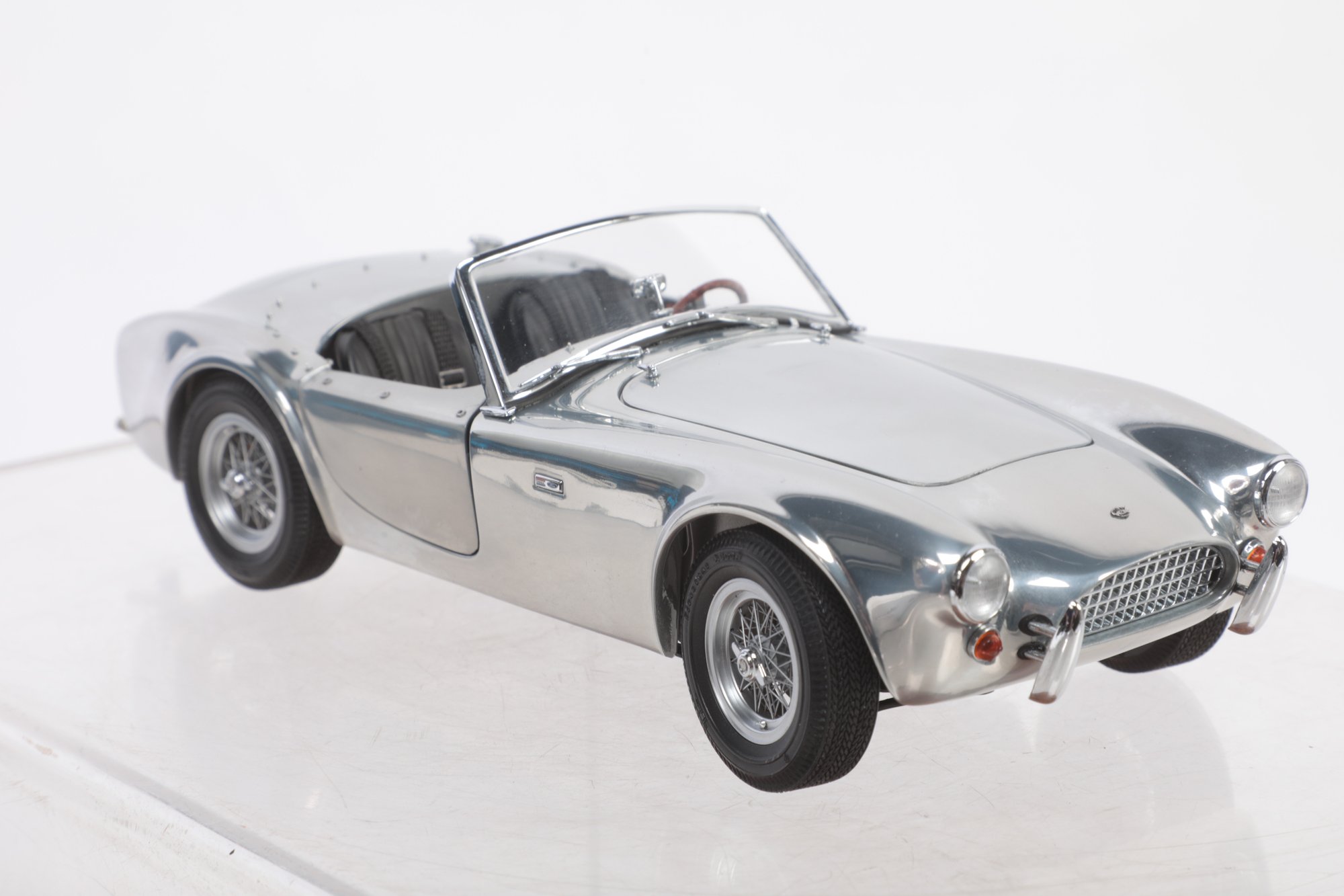 Exoto Racing Legends 1962 Shelby AC Cobra 