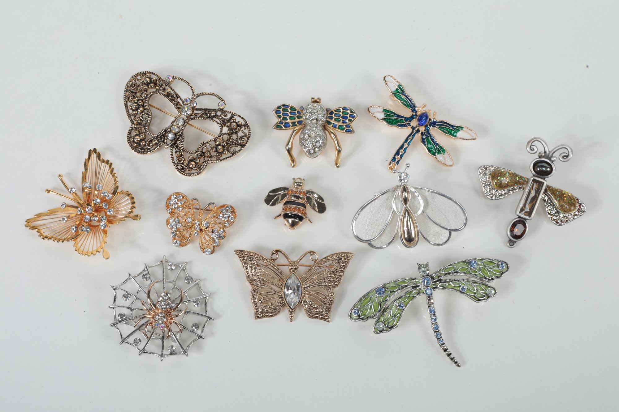 11 Pc. VINTAGE BUG & INSECT PINS BROOCHES Dragonfly Butterfly CRYSTAL ...
