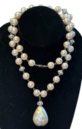 VOGUE Signed Vintage Baroque Faux Pearl Flapper Necklace With Teardrop Pendant