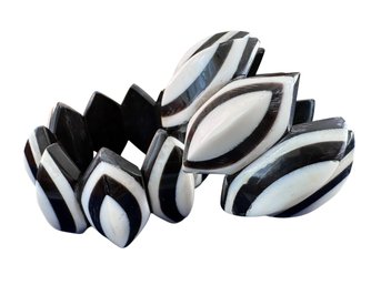 VINTAGE HORN & BONE STRETCH BRACELET, Black And White Geometric Inlay, Costume Jewelry, Cuff
