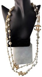 CHANEL AUTHENTIC SIGNED Long Sautoir Necklace With Faux Pearl Stations & Crystal Pearl CC Pendants C2000s