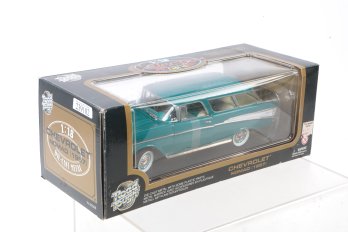 Road Tough 1957 Chevy Nomad 1:18 Die Cast Model Car