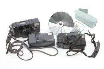 Lot Of 3 Vintage Cameras Plus Tilt-a-mite Heiland Olympus Nikon Zoom Minolta