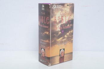 Religion: The New Testament Audio Bible Read By Gregory Peck, 12-Cassette Boxed Set, Olive Branch