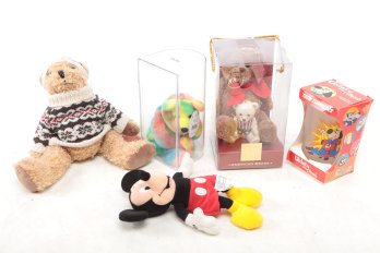 Mixed Grouping Of Collectables
