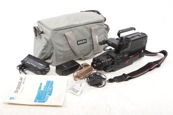Vintage Minolta Movie CR-1200S AF VHS Camera W/Carry Case & Instruction Manual