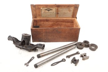 Set Of Vintage No. 2 1/2 APT Set Of Stock & Adjustable Pipe Dies In Wood Crate