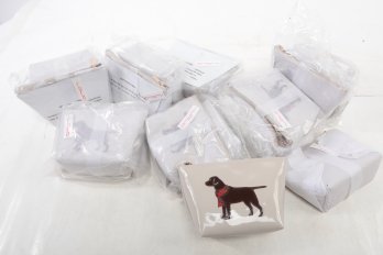 17 LOLO Watch Hill Medium Avery PVC Bags: Labrador W/Bows In Red Or Green (5' X 8' X 3')