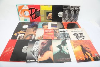 25 Mixed Genre Vinyl Records (Mostly Singles): War, Earth Wind & Fire, Ruff Ryders & Many More