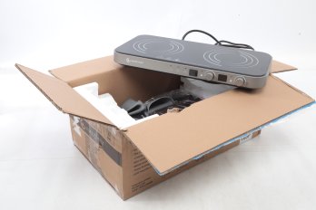 AMZCHEF Double Induction Cooktop With Removable Griddle Pan Non-stick, 1800W  New