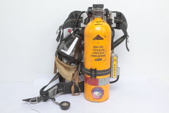 SCOTT SAFETY TANK 2216 PSI UNLOO2 LENGTH 1FT.9' HARNESS And Mask