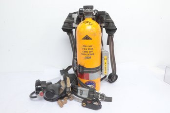 SCOTT SAFETY TANK 2216 PSI UNLOO2 LENGTH 1FT.9' HARNESS And Mask