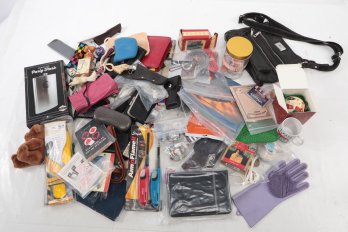 Large Lot Of Mixed Items Vintage Toy Gun Purses Thimbles Vintage T-c Rule Ornaments Sunglasses & More.