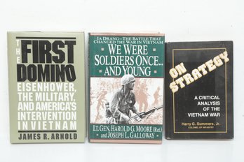 Vietnam War History: Scholarly Lot Of 3 Hardcover Volumes With Dust Jackets Including Moore And Arnold
