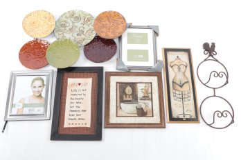 Grouping Of Mixed Wall Decor & Picture Frames