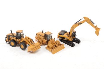 Lot Of 4 Caterpillar CAT Mini Construction Toys In Excellent Condition.