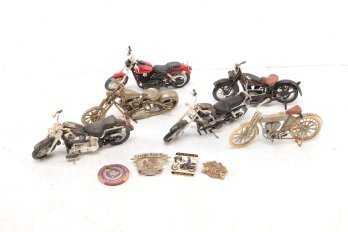 Motocycle Harley Davidson Mini Models W/ Pins & Token.
