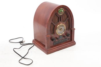 RCA Victor The Master's Voice Modern Replica W/ CD Player, Displays Nicely.