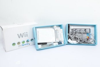 Nintendo Wii W/ Wii Sports