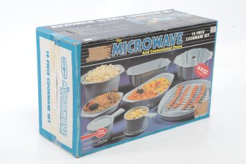 Vintage N.O.S. 10pc Nordic-Ware 10 Pc Microwave & Oven Cookware Set