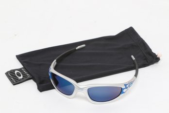 Oakley Wraparound Sunglasses Blue Flame Logo With Soft Case