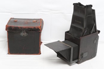 Antique R.b. Graflex-series D Curtain Aperture Camera W/film Magazine & Leather Case
