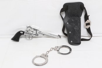 Vintage Leslie Henry Halco Cap Gun W/holster & Toy Handcuffs