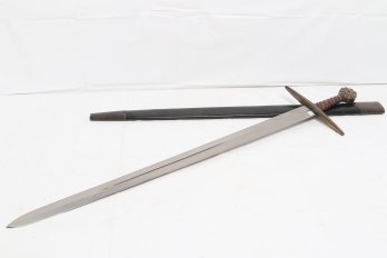 Medieval Scottish Claymore Replica Sword With Scabbard