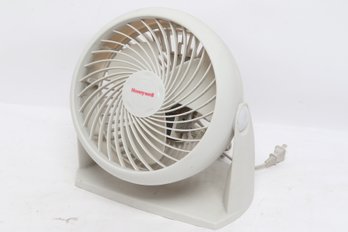 10' Honeywell 3-speed Tabletop Air Circulator Fan White Compact Desk Fan
