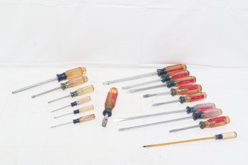 Group Of Craftsman Screwdrivers