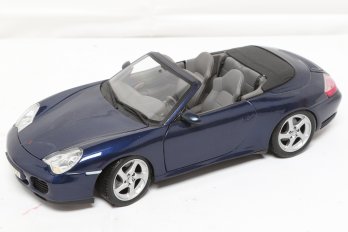 Maisto 1:18 Scale Diecast Model Of A Dark Blue Porsche 911 Carrera 4S Cabriolet