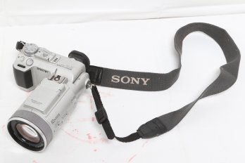 Sony Cyber Shot DSC-f717 4.9MP Collectible Digital Camera
