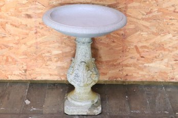 Vintage Bird Bath Cement Base W/composite Bath (26' Tall X 21' Wide)